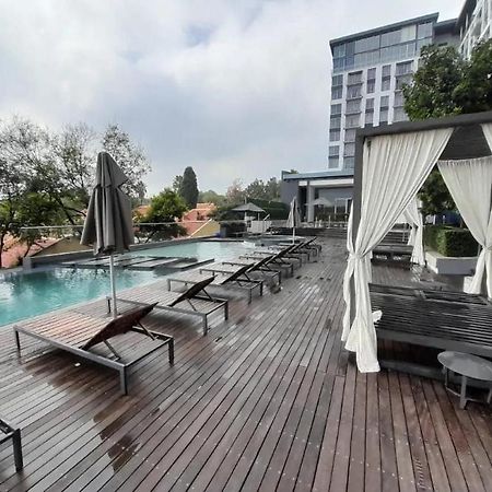 Hotel Apartment In Sandton Private Unit Johannesburg Eksteriør bilde
